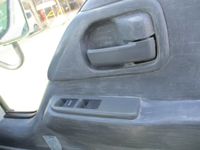 いすゞ エルフ BDG-NKR85AD(2WD)の写真28
