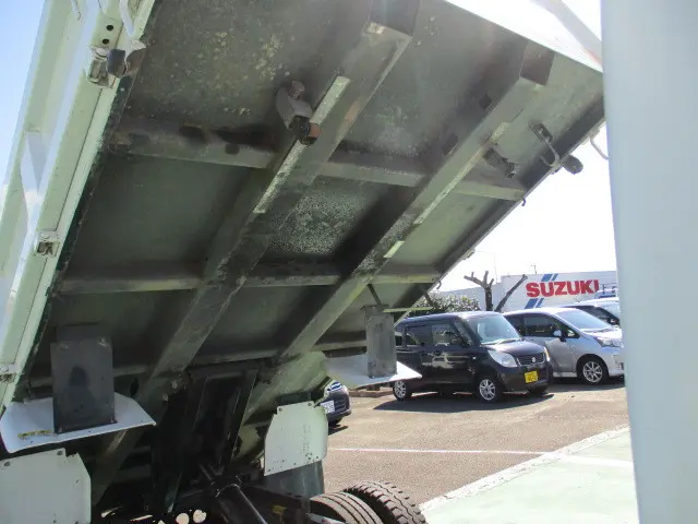 いすゞ エルフ BDG-NKR85AD(2WD)の写真41