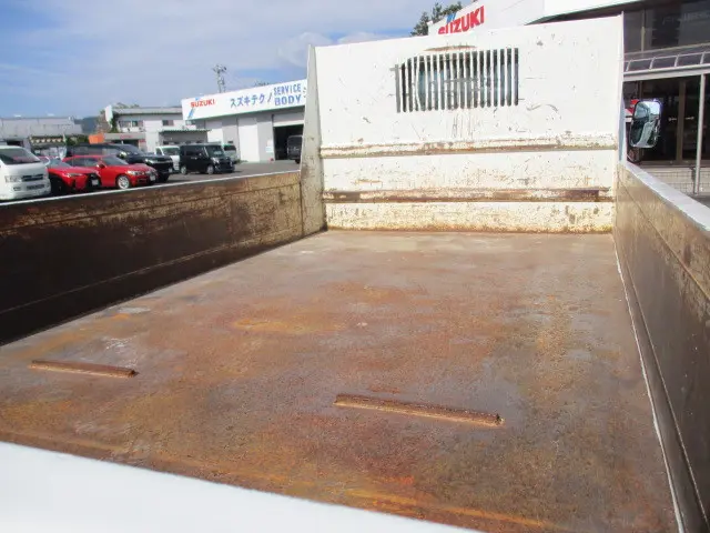 いすゞ エルフ BDG-NKR85AN(2WD)の写真19