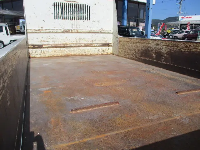 いすゞ エルフ BDG-NKR85AN(2WD)の写真20