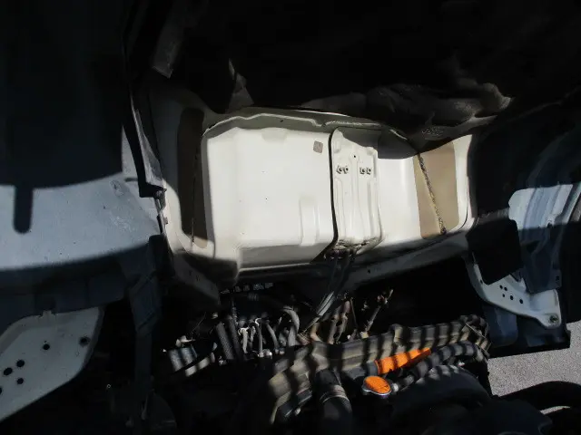 いすゞ エルフ BDG-NKR85AN(2WD)の写真28