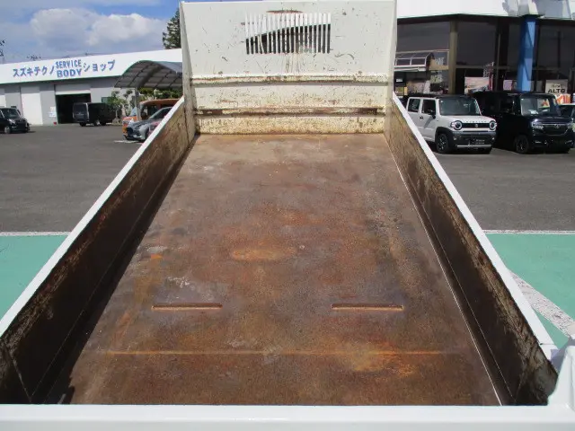 いすゞ エルフ BDG-NKR85AN(2WD)の写真36