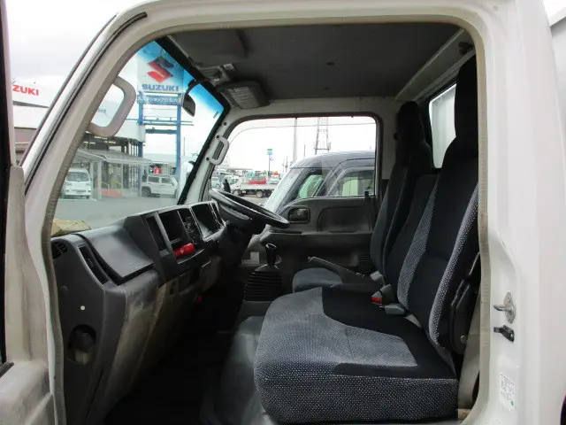 いすゞ エルフ BDG-NKR85AN(2WD)の写真38