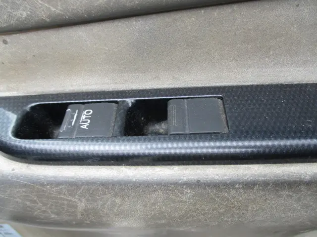 いすゞ エルフ BDG-NKR85AN(2WD)の写真39