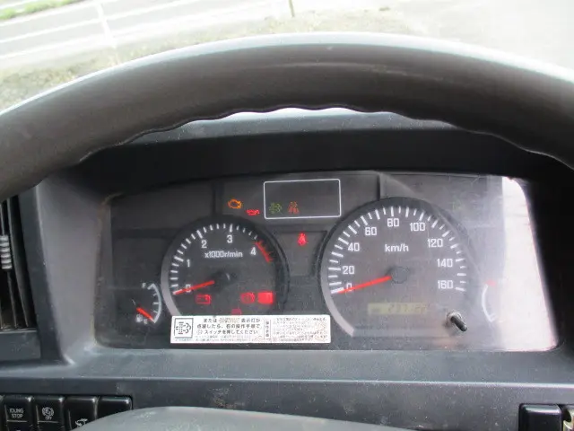 いすゞ エルフ BDG-NKR85AN(2WD)の写真49