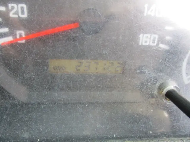 いすゞ エルフ BDG-NKR85AN(2WD)の写真50