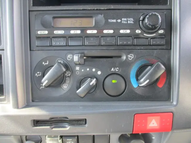 日産 アトラス BKG-ALR85AR(2WD)の写真31