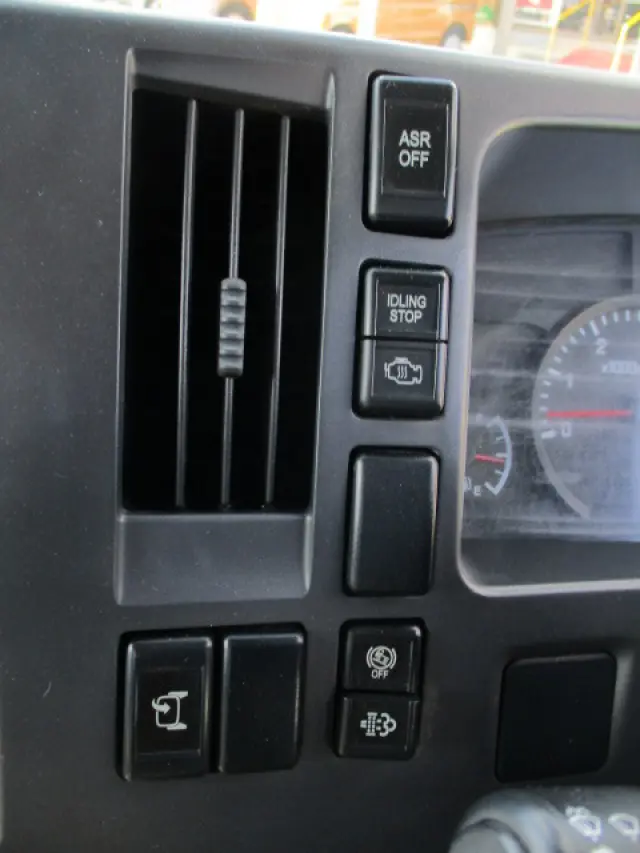 日産 アトラス BKG-ALR85AR(2WD)の写真32