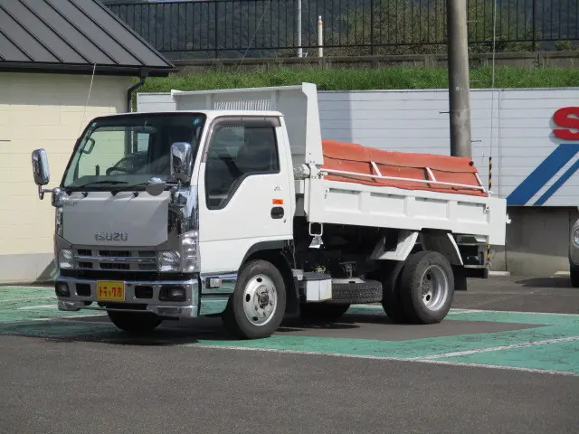 いすゞ エルフ TKG-NKS85AN(4WD)の写真1