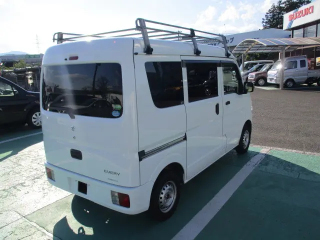 スズキ エブリイ HBD-DA17V(4WD)の写真6