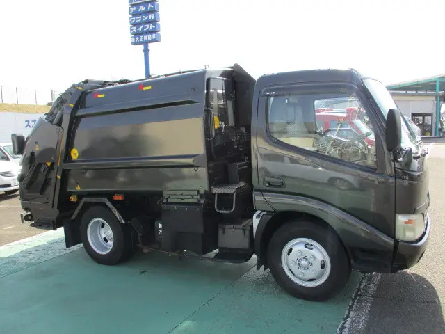トヨタ ダイナ BDG-XZU304A(2WD)の写真6