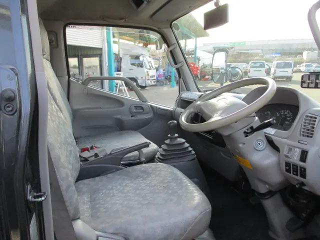 トヨタ ダイナ BDG-XZU304A(2WD)の写真34