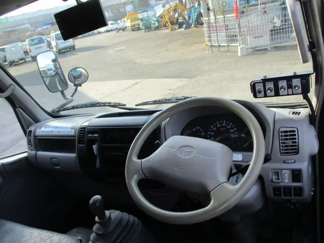 トヨタ ダイナ BDG-XZU304A(2WD)の写真35