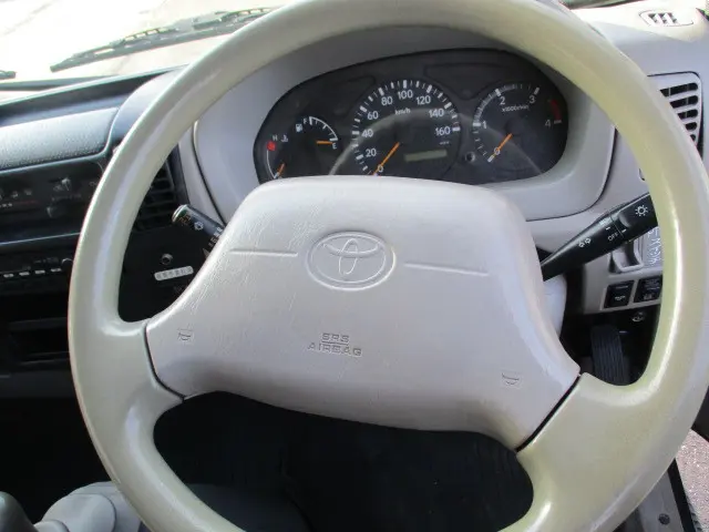 トヨタ ダイナ BDG-XZU304A(2WD)の写真38