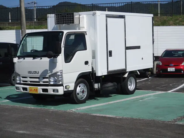 いすゞ エルフ BKG-NJS85AN(4WD)の写真1