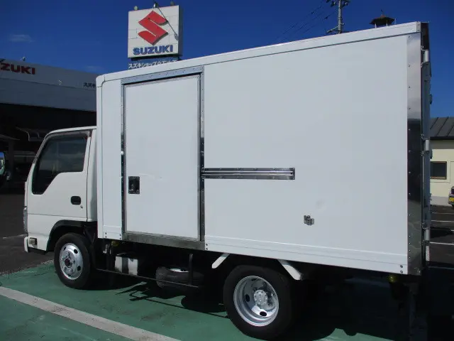 いすゞ エルフ BKG-NJS85AN(4WD)の写真10