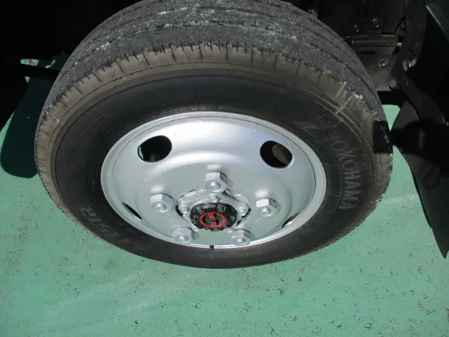 いすゞ エルフ BKG-NJS85AN(4WD)の写真26