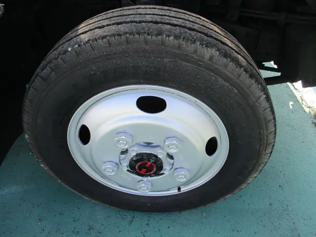 いすゞ エルフ BKG-NJS85AN(4WD)の写真28