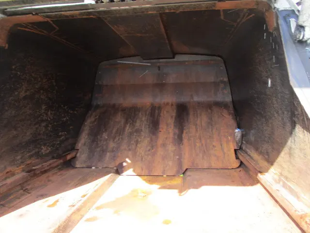 いすゞ エルフ BKG-NKR85AN(2WD)の写真30