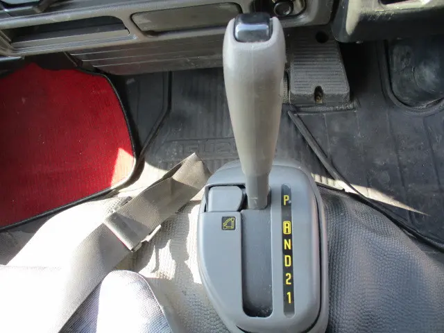 いすゞ エルフ KK-NKR71ED(2WD)の写真32