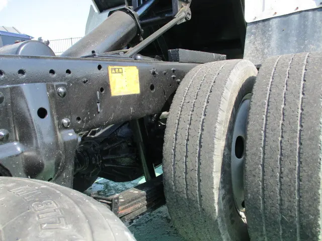 いすゞ エルフ KK-NKR71ED(2WD)の写真38
