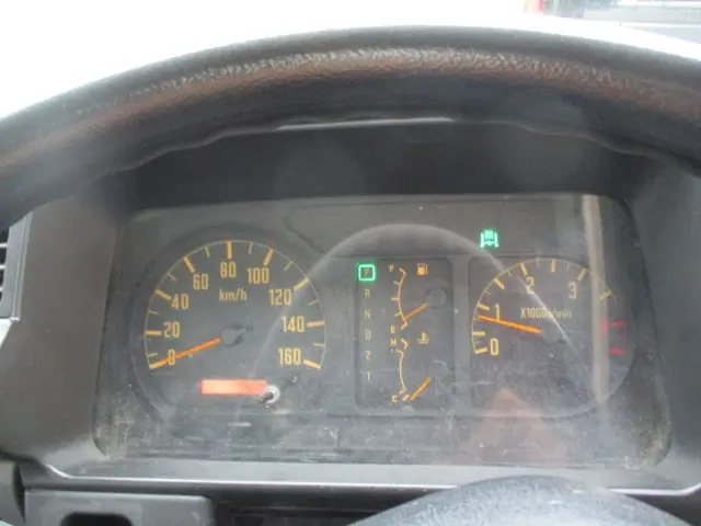 いすゞ エルフ KK-NKR71ED(2WD)の写真44