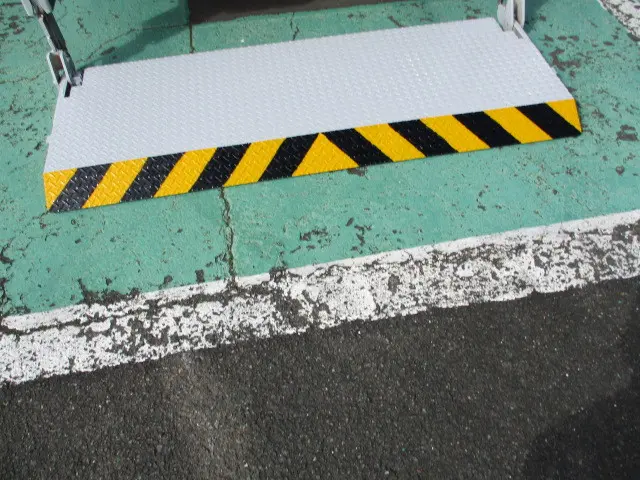 いすゞ エルフ TKG-	NLR85AN(2WD)の写真26