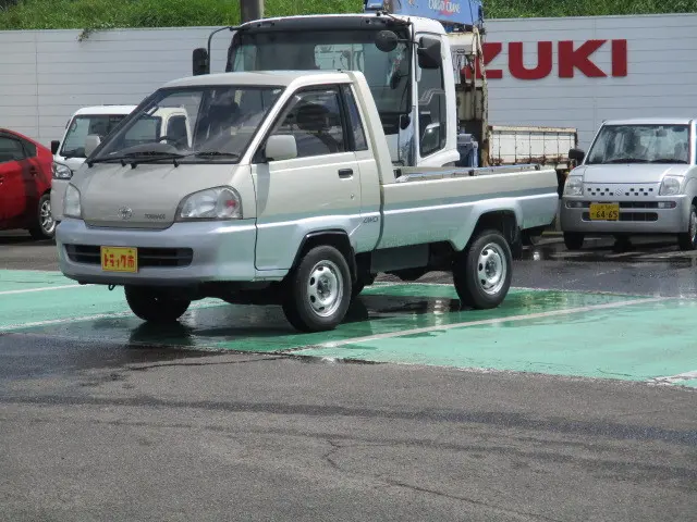 トヨタ タウンエーストラック GC-KM80(4WD)の写真1
