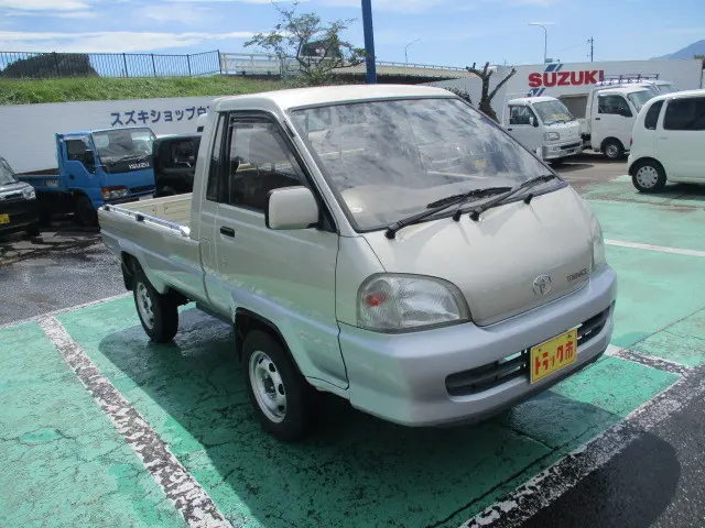 トヨタ タウンエーストラック GC-KM80(4WD)の写真4