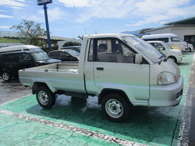 トヨタ タウンエーストラック GC-KM80(4WD)の写真5