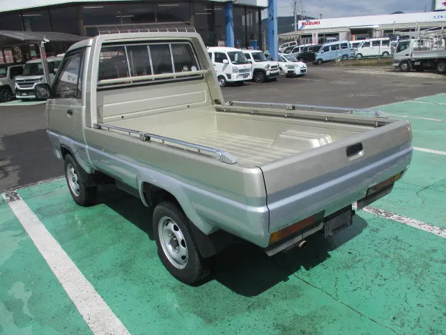 トヨタ タウンエーストラック GC-KM80(4WD)の写真8