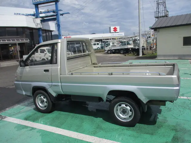 トヨタ タウンエーストラック GC-KM80(4WD)の写真9