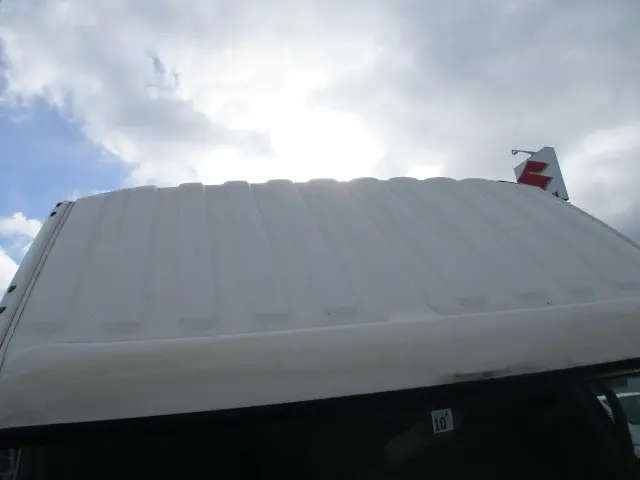 日野 デュトロ PB-XZU401(2WD)の写真17