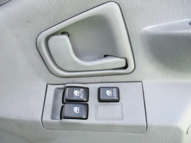 三菱 キャンターガッツ KC-FB511B(2WD)の写真25