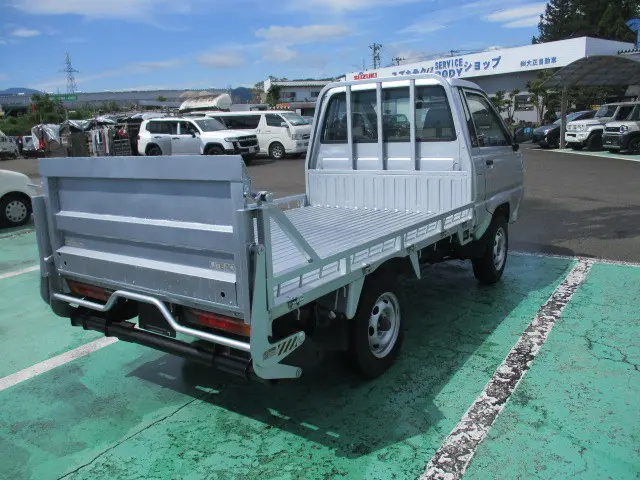 トヨタ ライトエーストラック GC-KM80(4WD)の写真6