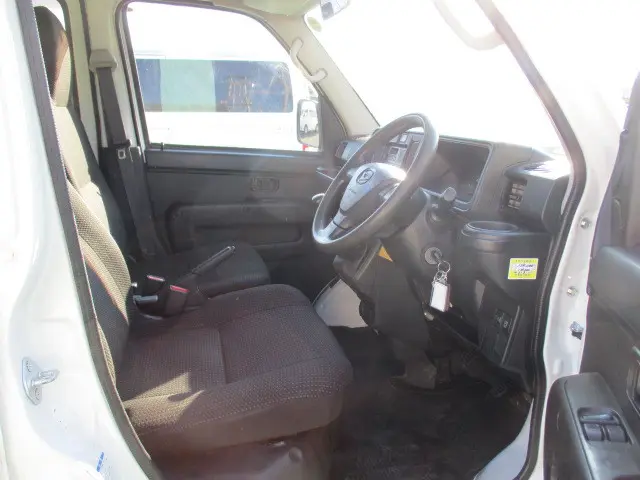 ダイハツ ハイゼットバン EBD-S331V(4WD)の写真25