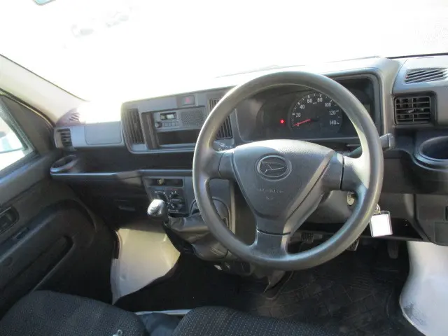 ダイハツ ハイゼットバン EBD-S331V(4WD)の写真27