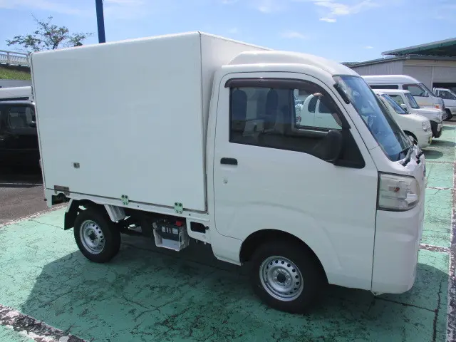 ダイハツ ハイゼットトラック EBD-S510P(4WD)の写真5