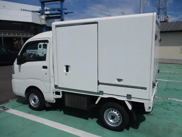 ダイハツ ハイゼットトラック EBD-S510P(4WD)の写真9