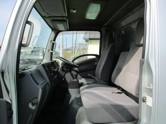 いすゞ エルフ TKG-NLR85AN(2WD)の写真20