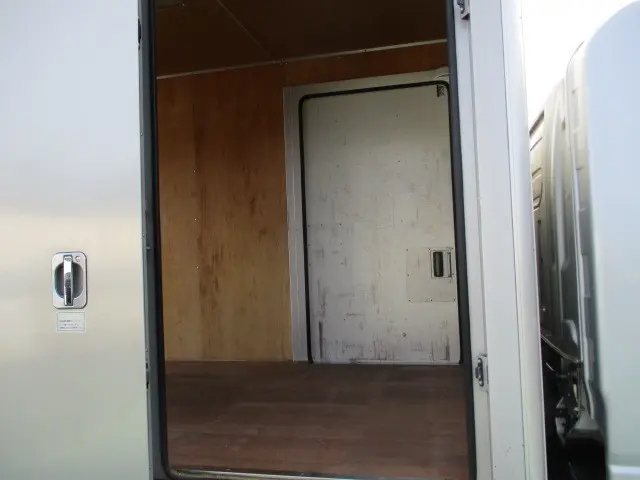 いすゞ エルフ TKG-NLR85AN(2WD)の写真26