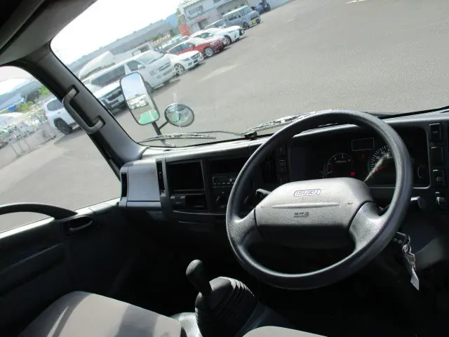 いすゞ エルフ TKG-NLR85AN(2WD)の写真30