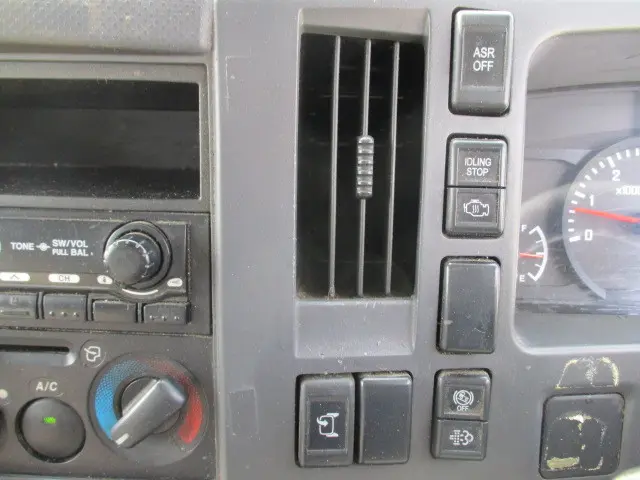 いすゞ エルフ TKG-NLR85AN(2WD)の写真35