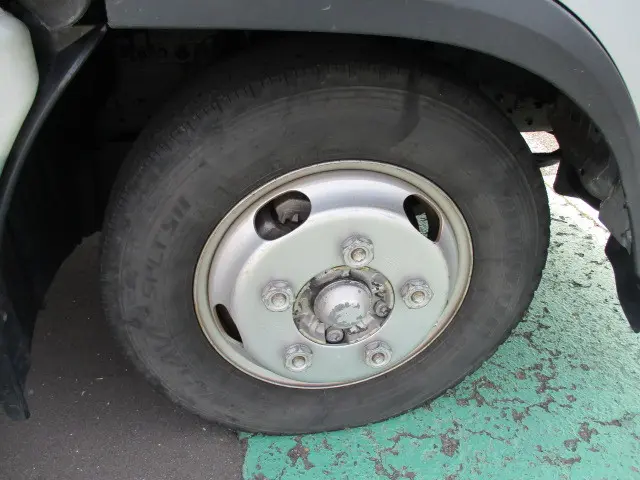 いすゞ エルフ TKG-NLR85AN(2WD)の写真40