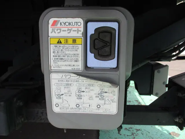 いすゞ エルフ BDG-NPR85AN(2WD)の写真21