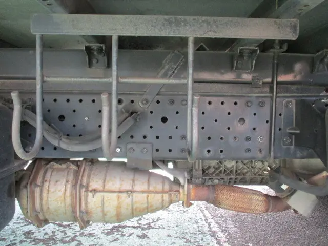 いすゞ エルフ BDG-NPR85AN(2WD)の写真24