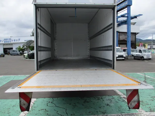 いすゞ エルフ BDG-NPR85AN(2WD)の写真28