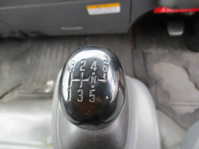 いすゞ エルフ BDG-NPR85AN(2WD)の写真36