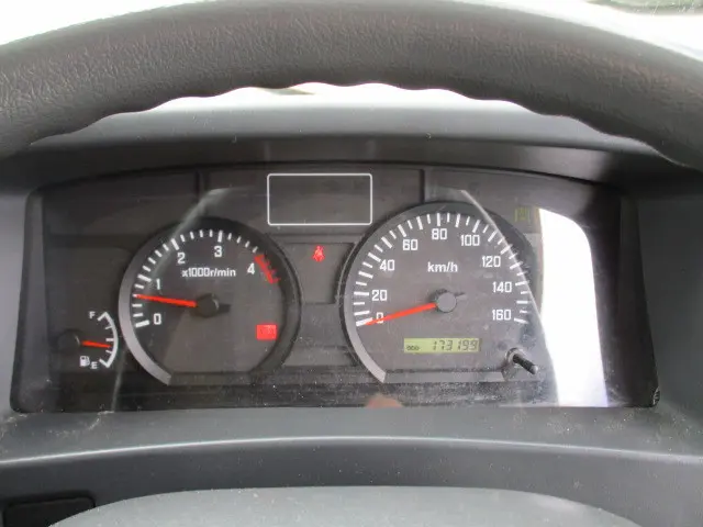 いすゞ エルフ BDG-NPR85AN(2WD)の写真37