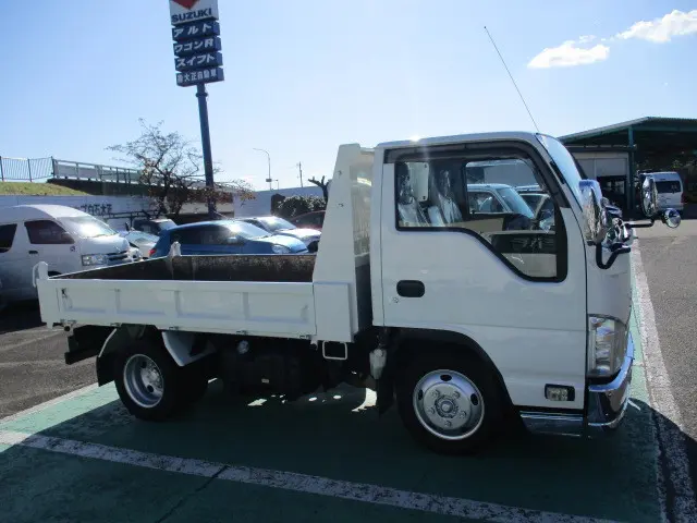 いすゞ エルフ TPG-NJR85AD(2WD)の写真8
